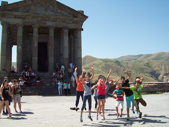 CKACS students at the Garni temple