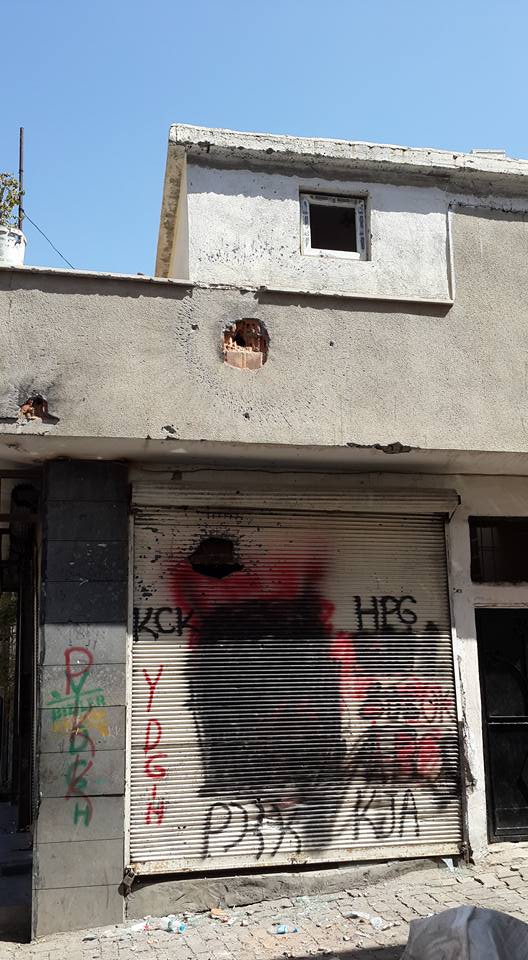 A scene from the destruction in Diyarbakir (Source: Dara Melike Gunal)
