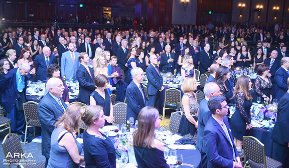 The 1,500-person crowd at the ANCA-WR annual banquet