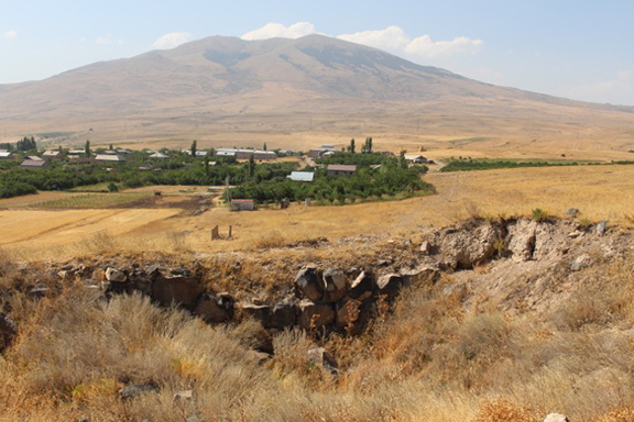 Bronze/stone-age wall at Dovri site