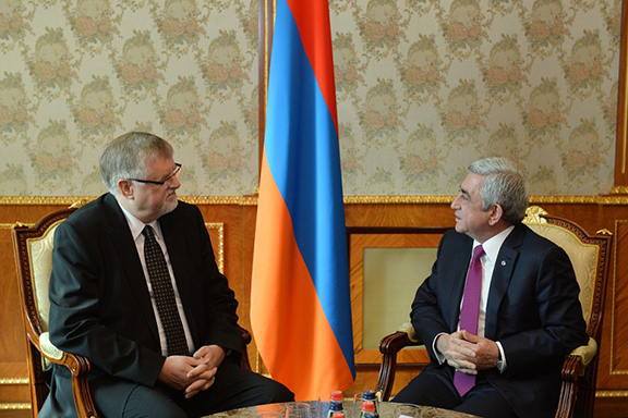 President Serzh Sarkissian and EU Special Representative Herbert Salber. (Source: Public Radi oof Armenia) 