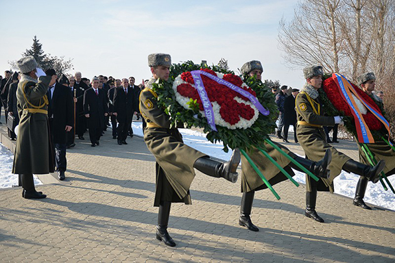 Highest leadership of Armenia visiting Yerablur Military Pantheon in Yerevan. (Source: Public Radio of Armenia) 