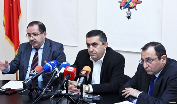 ARF leaders Aghvan Vartanian (L), Armen Rustamian (C) and Artsvik Minasian at a news conference in Yerevan, 13 Jan2015. (Source: Photolure) 