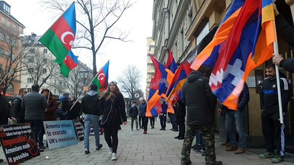 Members of the Azerbaijani Campaign and the Swedish Armenian community in front of the Armenian Embassy. (Source: Panorama.am) 