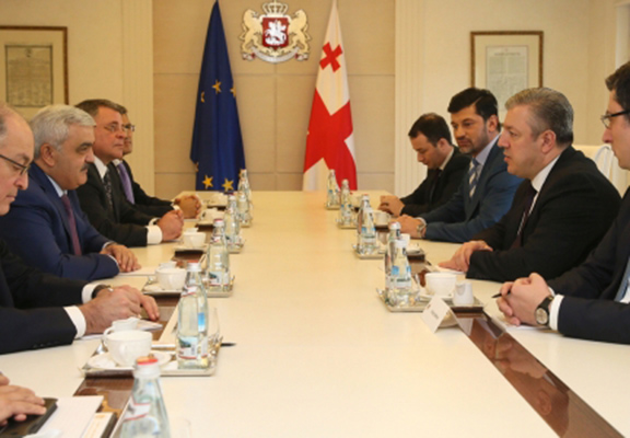 Georgian Prime Minister meeting with Azerbaijan's state oil company "SOCAR" President Abdullayev. (Source: Interpress News)