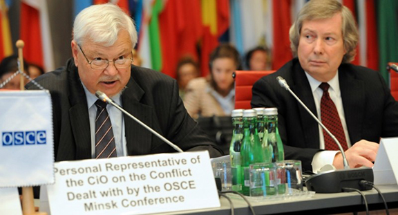 Personal Representative of the OSCE Chairperson-in-Office, Ambassador Andrzej Kasprzyk (left) with OSCE Minsk Group's US co-chairman James Warlick