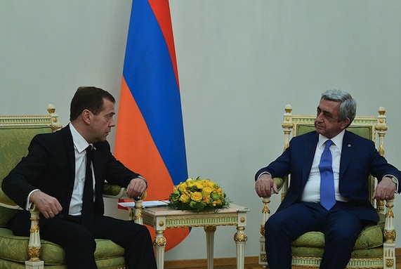 President Serzh Sarkisian (right) discusses Artsakh with Russian Prime Minister Dmitry Medvedev