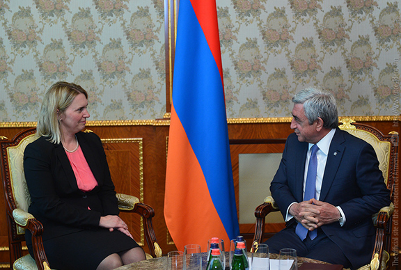 Bridget Brink, U.S. State Department Deputy Assistant Secretary in the Bureau of European and Eurasian Affairs and President Serzh Sarkisian on June 27 (Photo: President.am)
