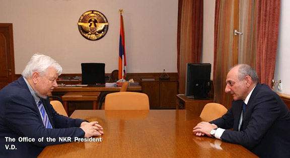 Artsakh President Bako Sahakyan meets with Personal Representative of the OSCE Chairman-in-Office Andrzej Kasprzyk on August 15m 2016. (Photo: nkr.am)