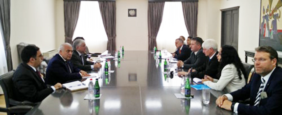 Armenian Foreign Minister Edward Nalbandian met with German Bundestag MP Albert Weiler (Photo: mfa.am)