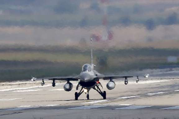 Turkish jet lands at Incirlik air base in Adana, Turkey in August, 2015. (Photo: Reuters)