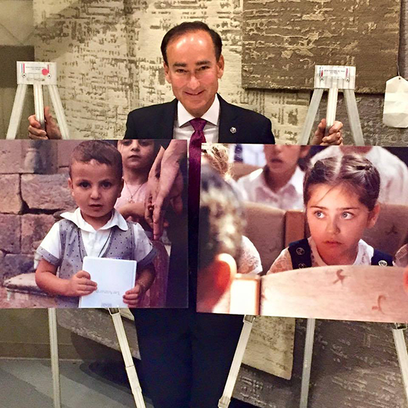 Chris Bohjalian presents and discusses his first trip to Artsakh in Manhattan on Oct. 29 (Photo: Chris Bohjalian Official Facebook)