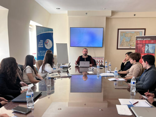 Hovig Apo Saghdejian Capital Gateway Program Advisory Committee Chair Arsen Markarov offers a session on networking and effective ways of using LinkedIn to reach career objectives.
