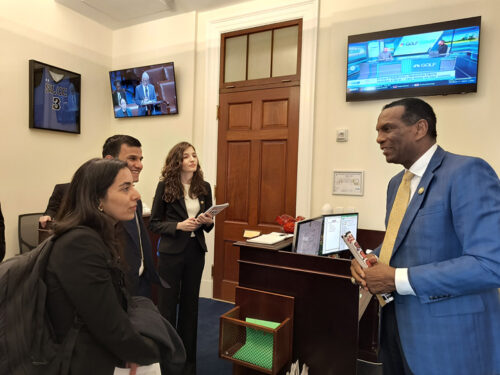 Rep. Burgess Owens (D-UT) takes time to speak with ANCA Rising Leaders Shushanik Hayriyan, Gevorg Ghazaryan, and Tamara Nahapetyan about Azerbaijan’s genocidal ethnic cleansing of Artsakh and the need to sanction Azerbaijan.